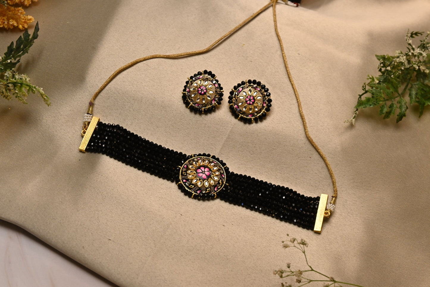 MOUNI choker