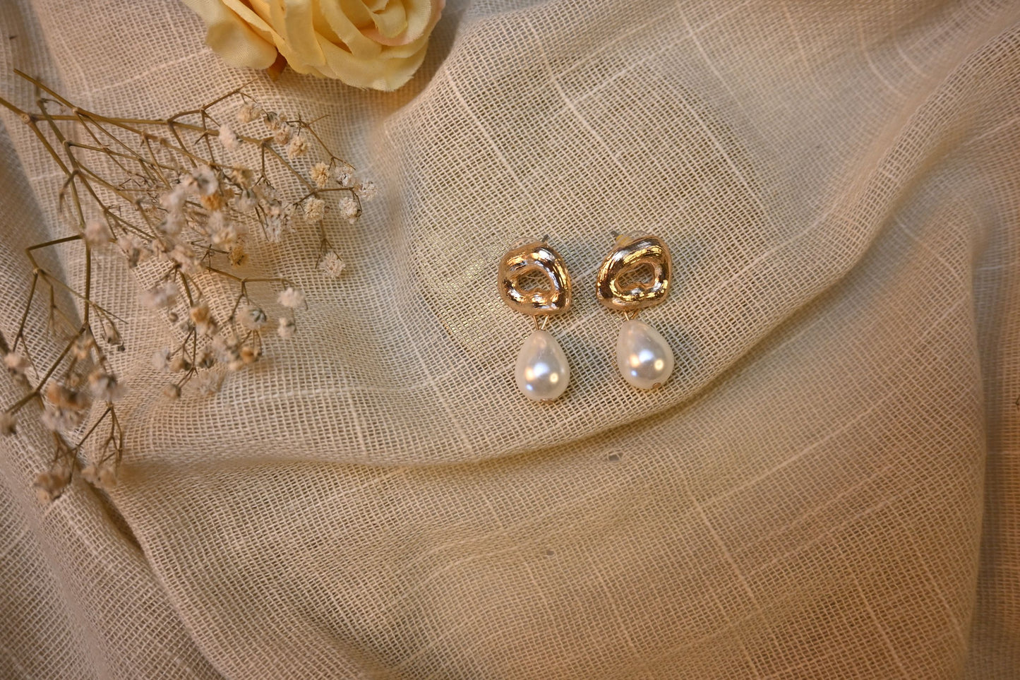 PEARLY DELIGHT earrings