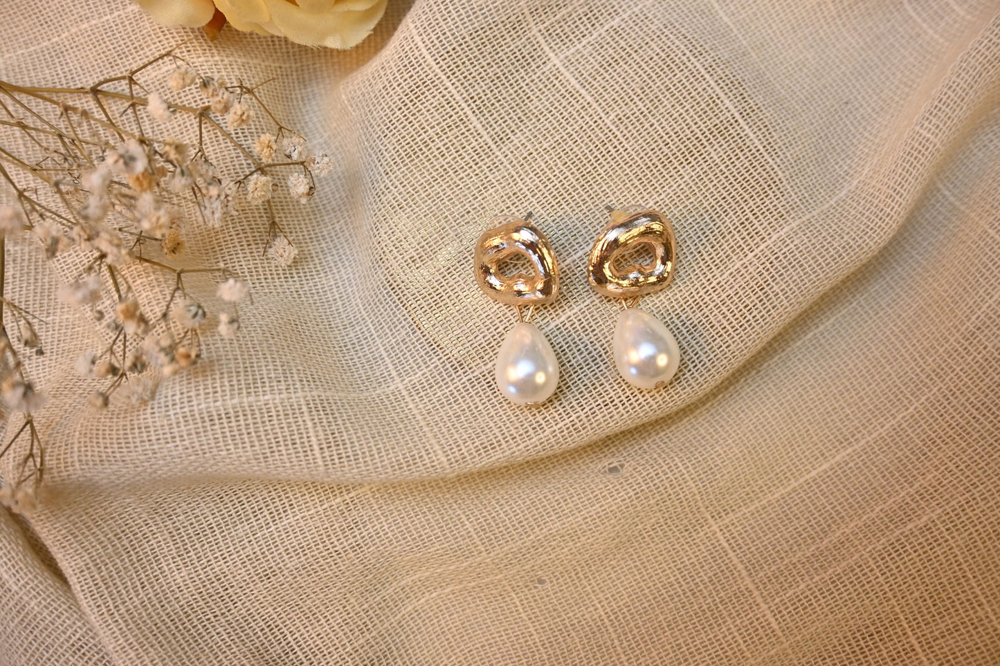 PEARLY DELIGHT earrings