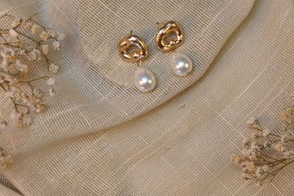 PEARLY DELIGHT earrings