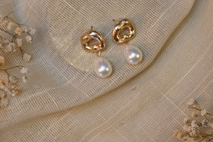 PEARLY DELIGHT earrings