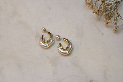 PEARLESCENT earrings