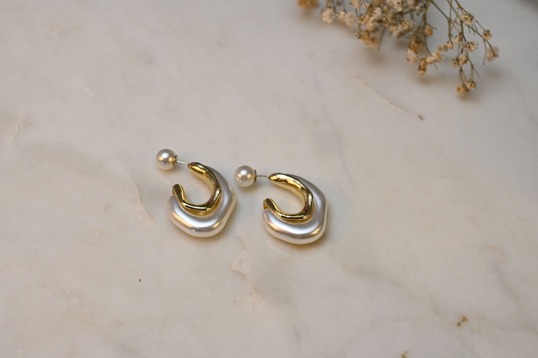 PEARLESCENT earrings