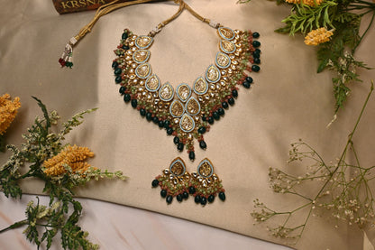 NAAZ Kundan necklace