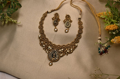 MALHAARI kundan necklace