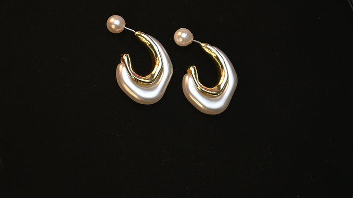 PEARLESCENT earrings